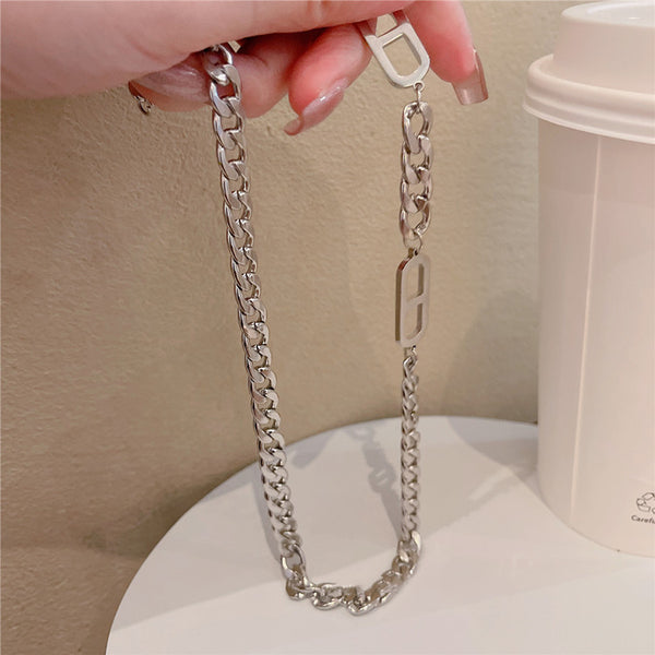 Simple Clavicle Chain Pig Nose Minimalism Light Luxury Style Personality
